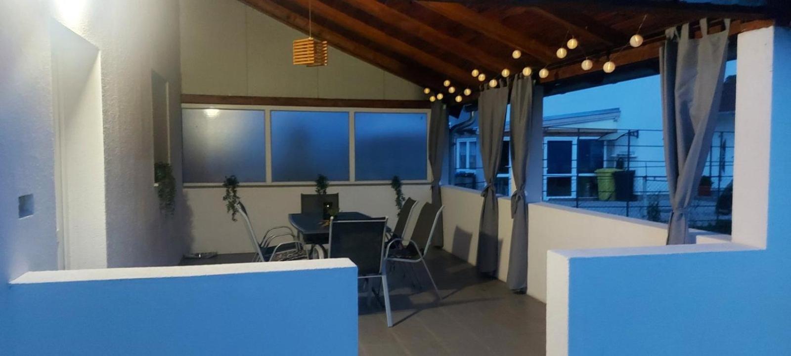 Apartmán Kod Dide - Entry With Pin 0-24H Slavonski Brod Exteriér fotografie