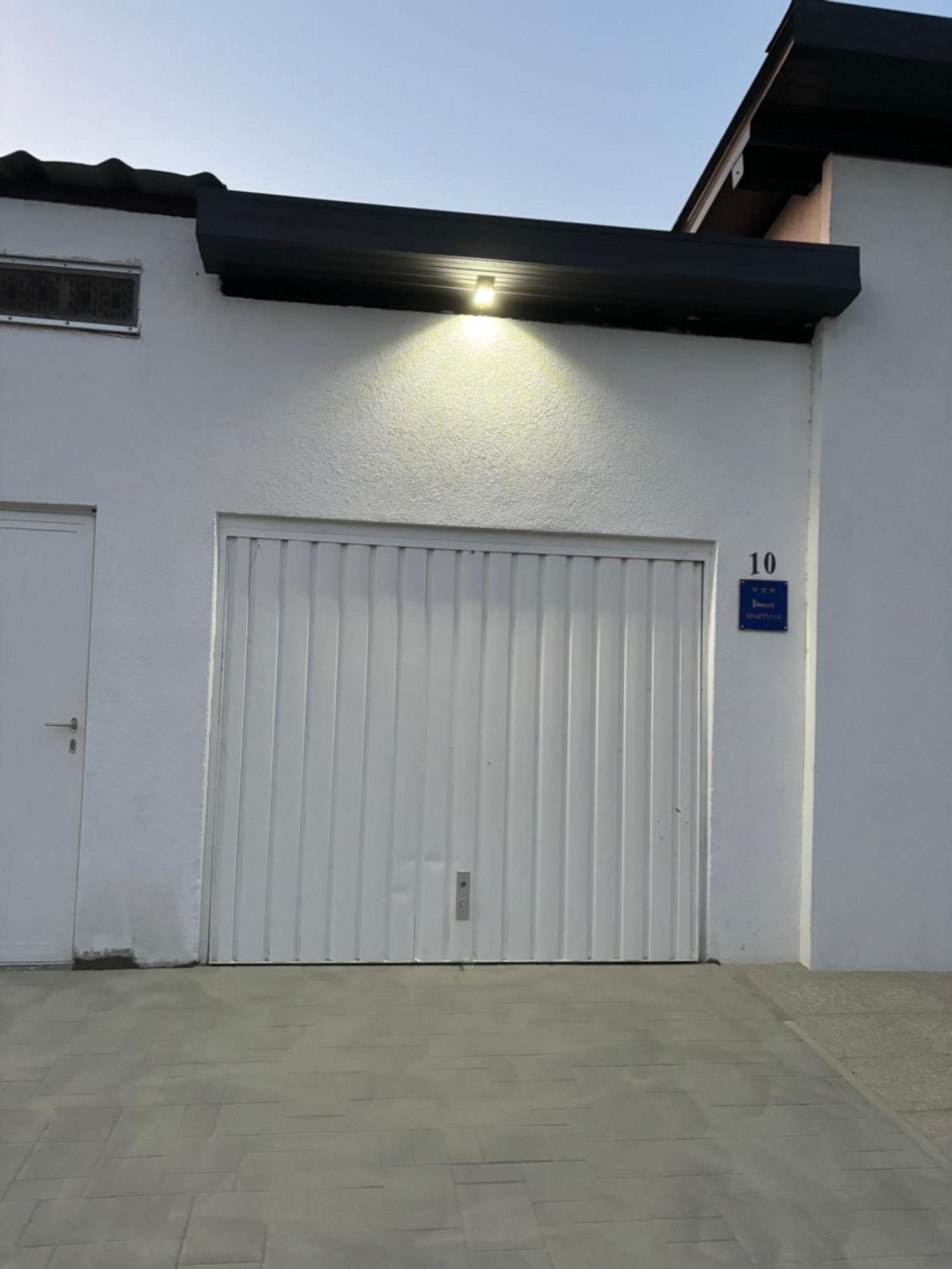 Apartmán Kod Dide - Entry With Pin 0-24H Slavonski Brod Exteriér fotografie