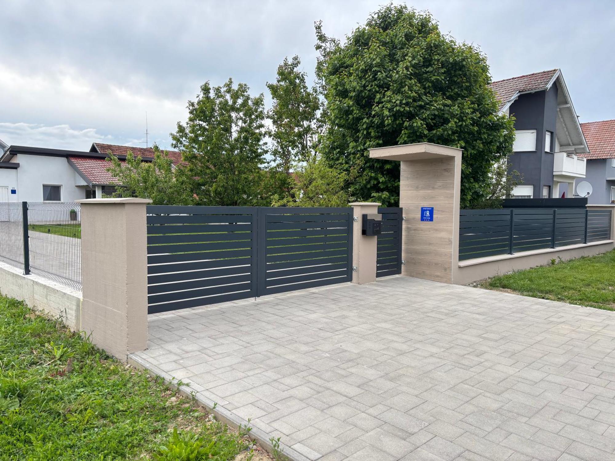 Apartmán Kod Dide - Entry With Pin 0-24H Slavonski Brod Exteriér fotografie